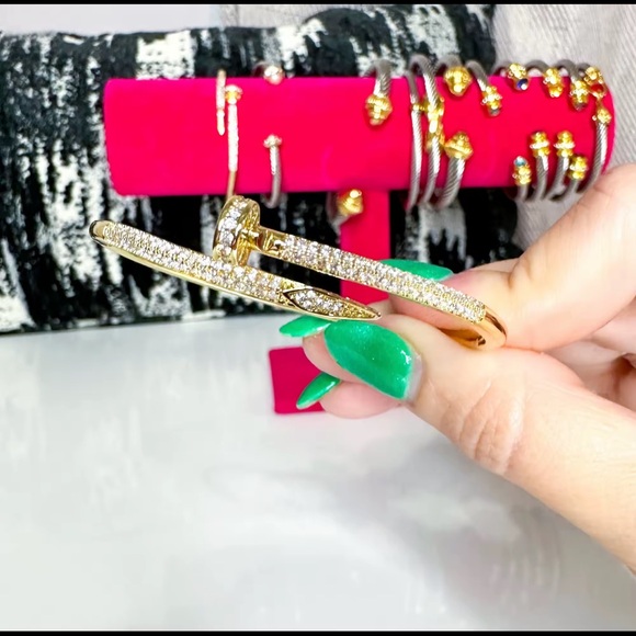 Just Un Clou Nail Gold Crystal Elegant Bracelet - Picture 6 of 13